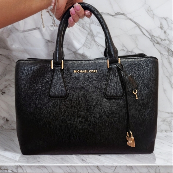 Michael Kors Handbags - Michael Kors large black leather bag